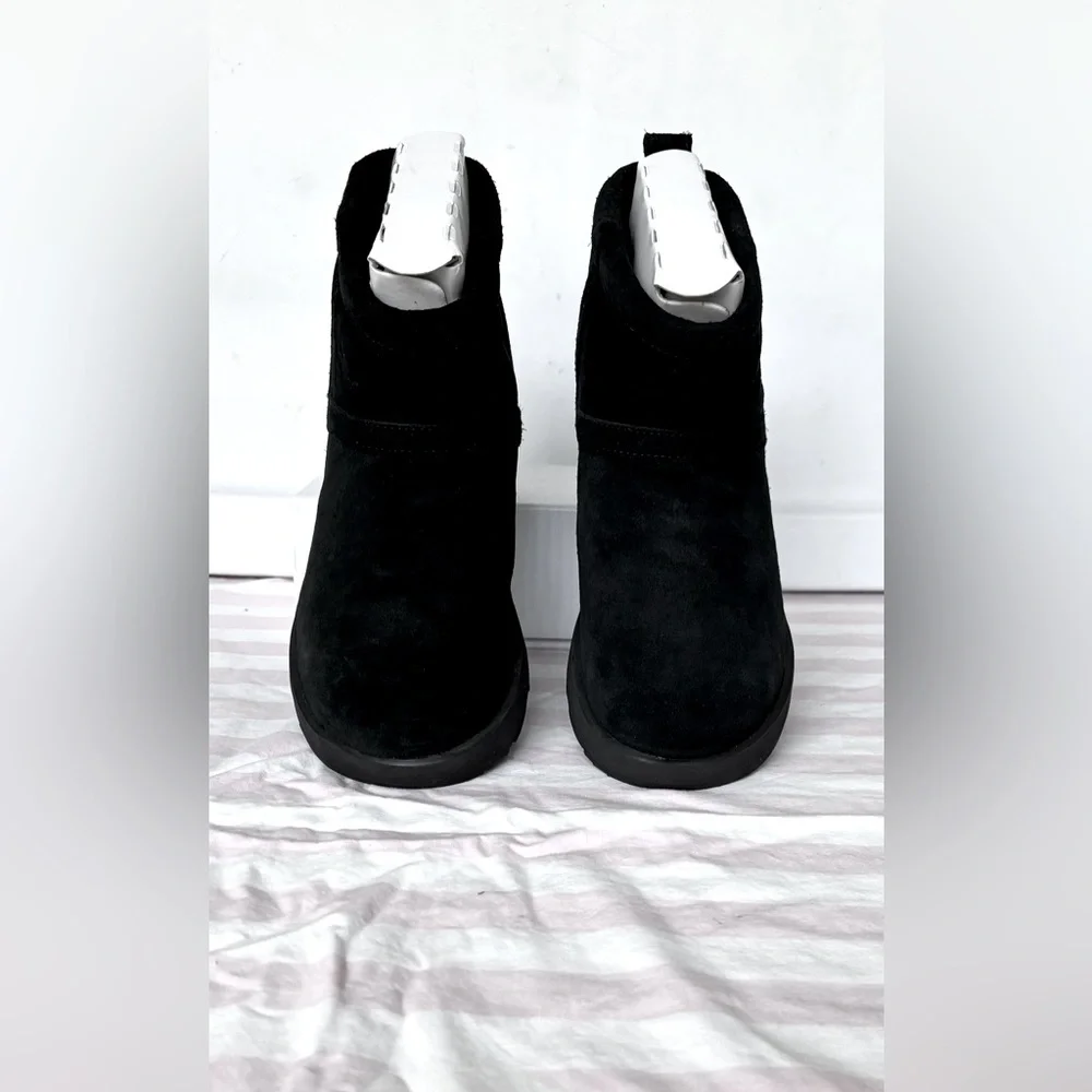 UGG Classic Waterproof Black Suede Mini Boots Vibram Soles # 1019643 Size 5 NWOB